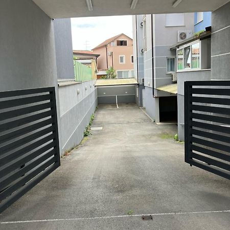 Apartment Capriati With Parking Garage Umag Buitenkant foto