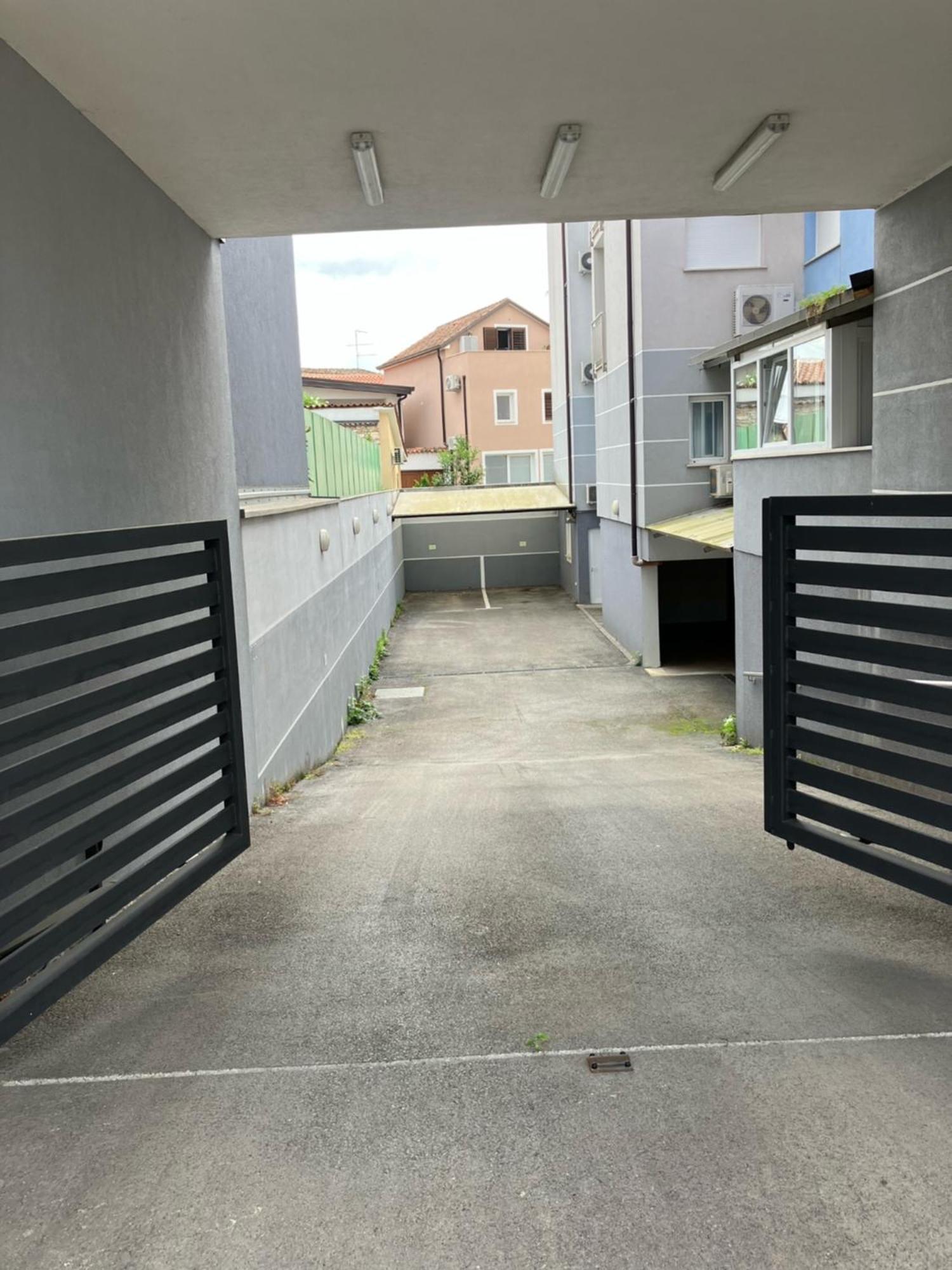 Apartment Capriati With Parking Garage Umag Buitenkant foto